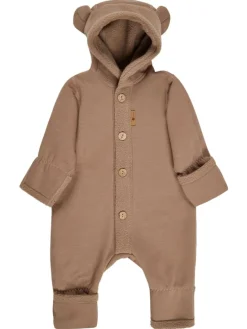 Overall in sand