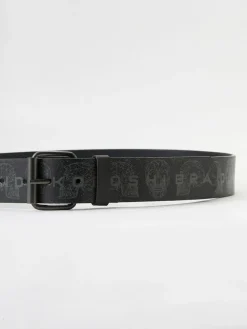 Printed faux leather belt in SCHWARZ