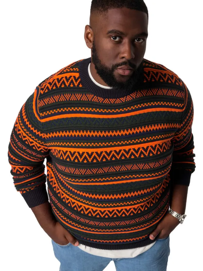 Pullover in dunkel marine