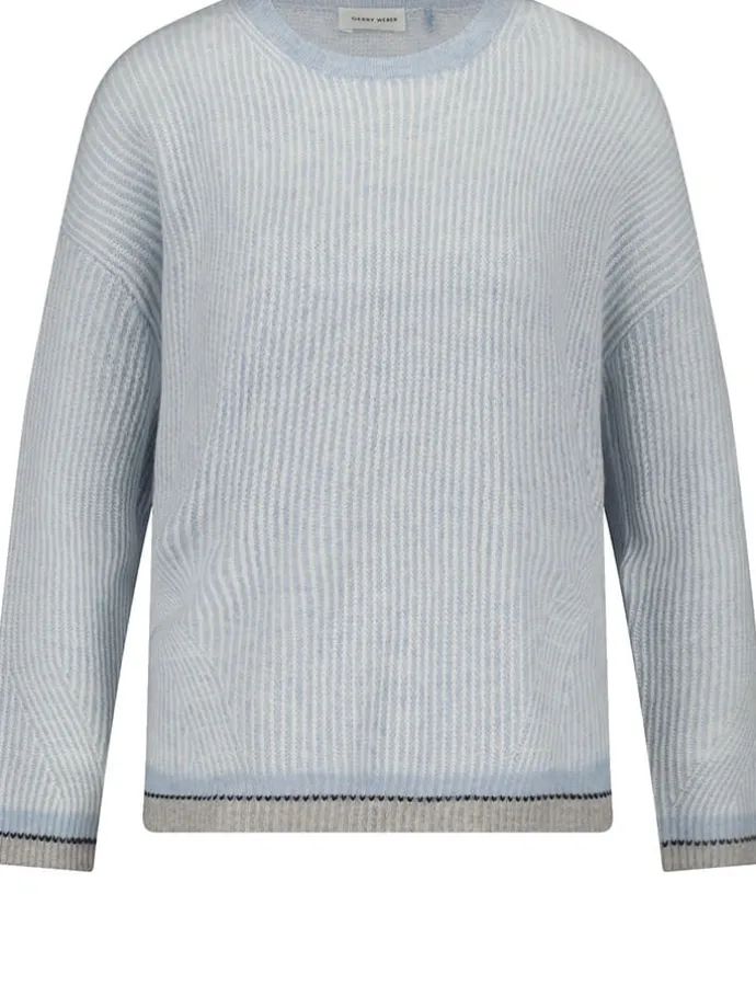 Pullover in Hellblau