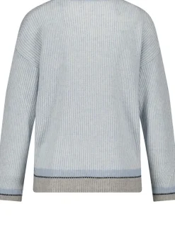 Pullover in Hellblau