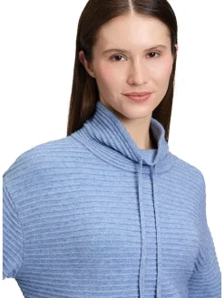 Pullover in Hellblau