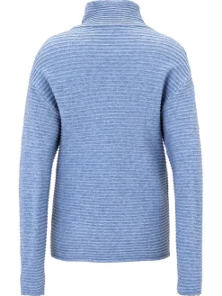 Pullover in Hellblau