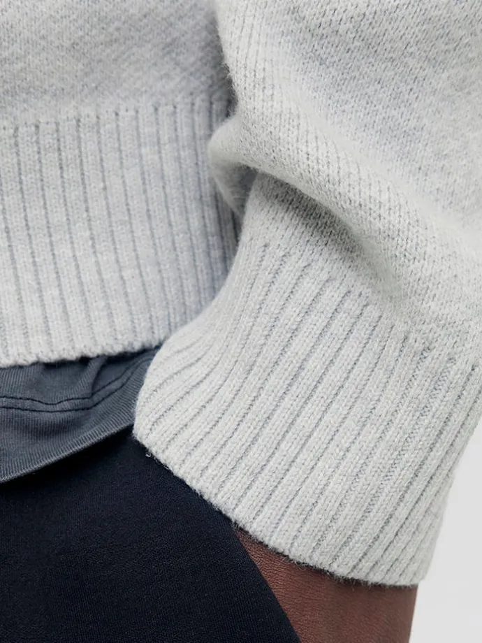 Pullover in Hellgrau