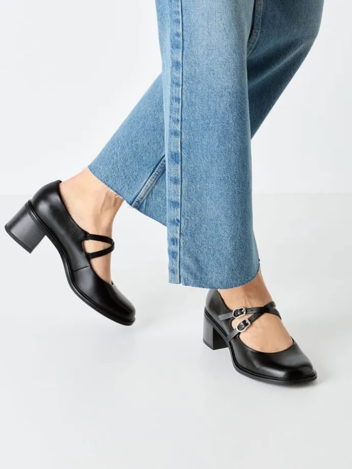 Pumps in BLACK