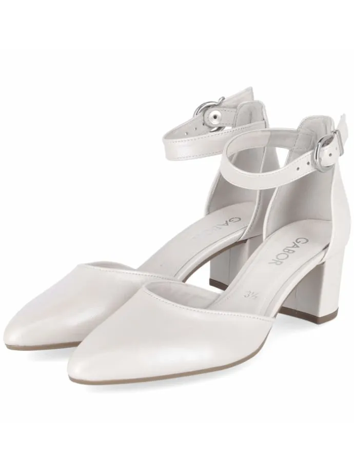 Pumps in weiss