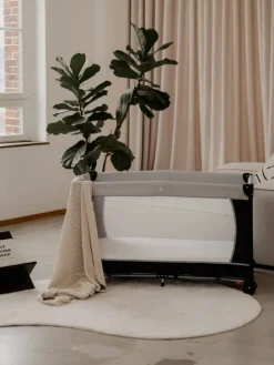 Reisebett 60x120 cm - fold & go - mit Matratze SleepPlus, schwarz/grau