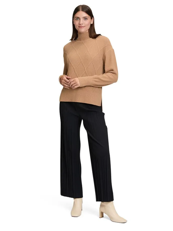 Rollkragenpullover in Camel