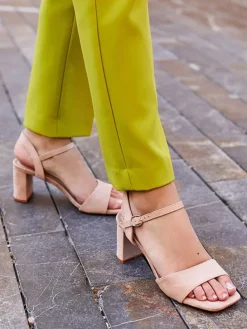 Sandaletten in Beige