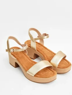 Sandaletten in Gold