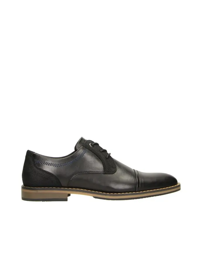 Schnürschuhe in Schwarz