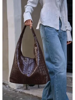 Schultertasche in Braun - (B)30 x (T)25 cm