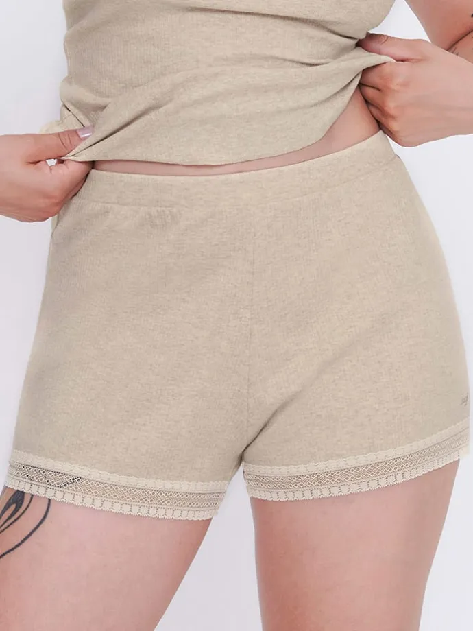 Shorts in Beige