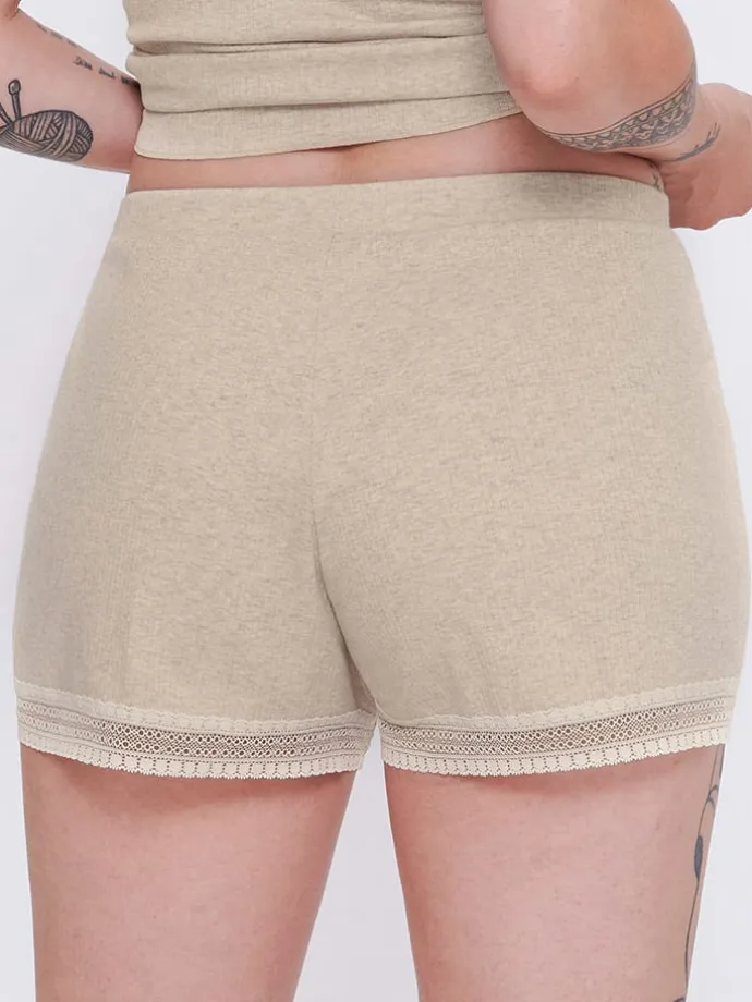 Shorts in Beige