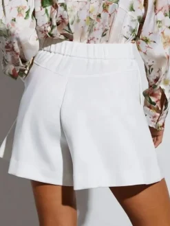 Shorts in Creme
