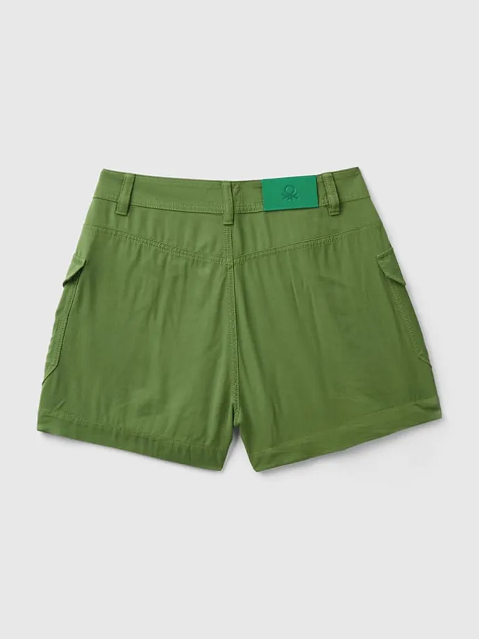 Shorts in Grün