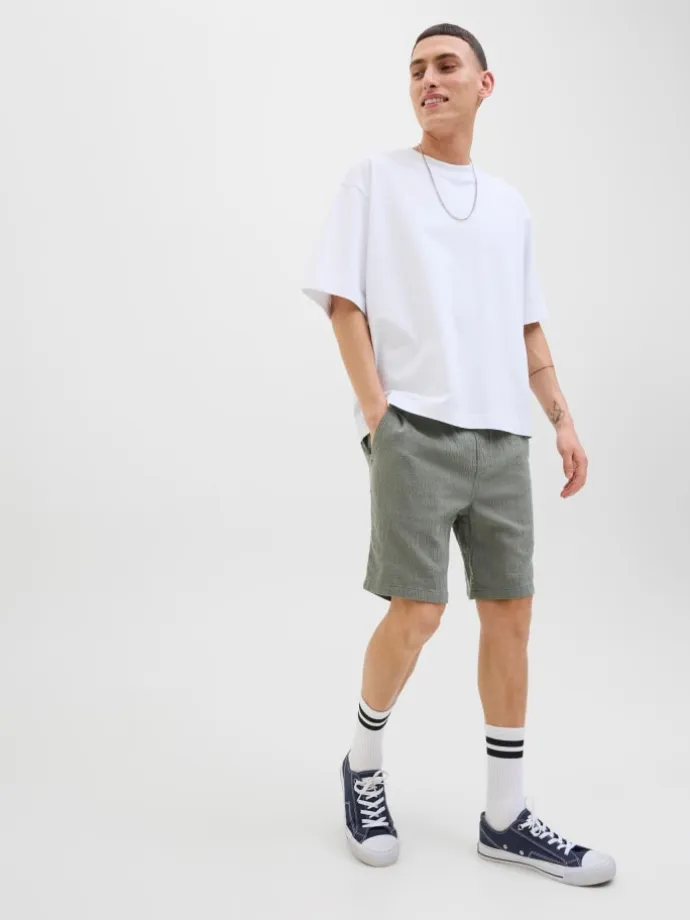 Shorts in Mulled Basil