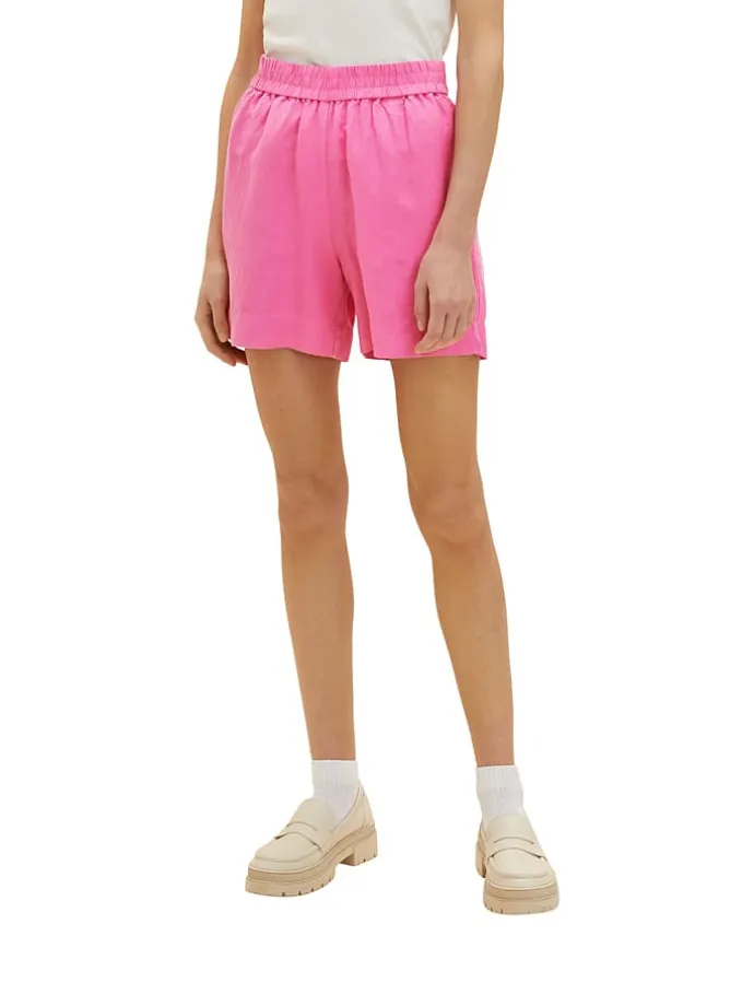 Shorts in Pink