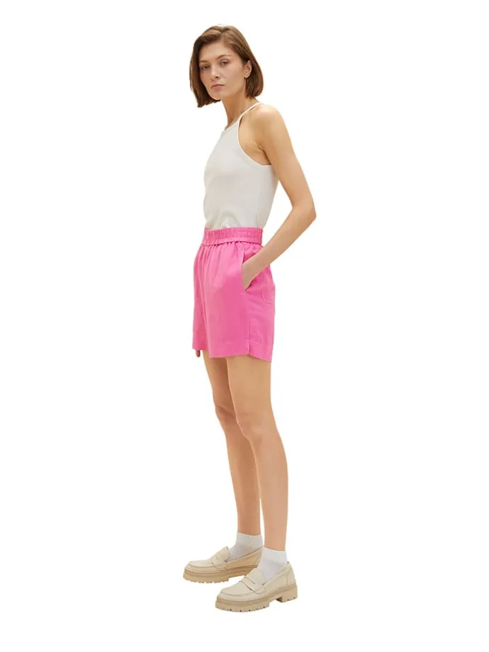 Shorts in Pink