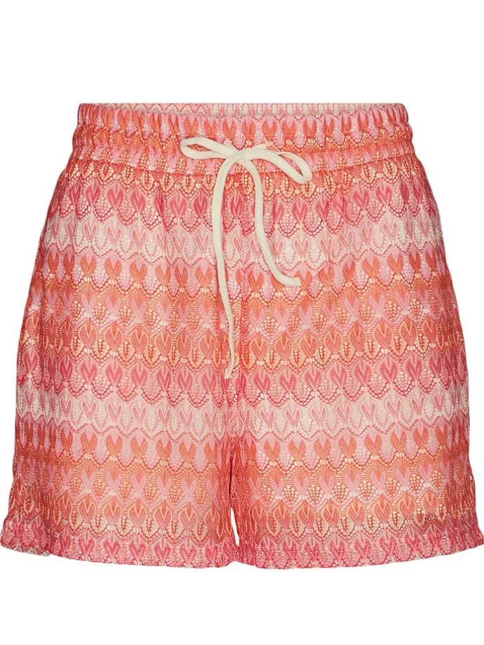 Shorts in Rot