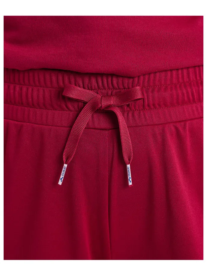 Shorts in Rot