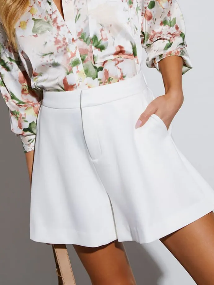 Shorts in Weiß