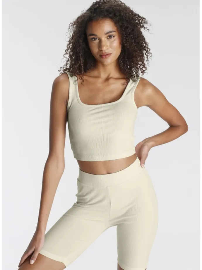 Shorty in beige
