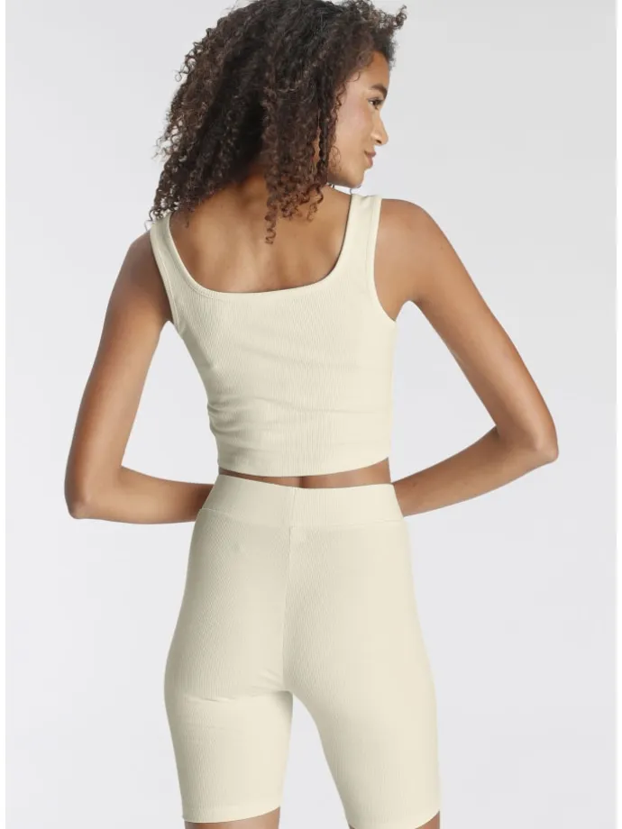 Shorty in beige