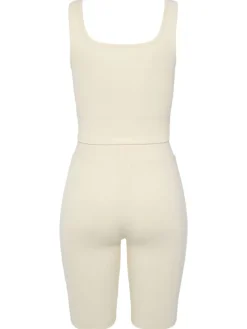Shorty in beige