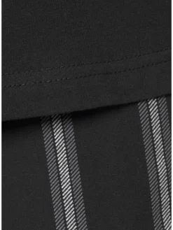 Shorty in schwarz-gestreift
