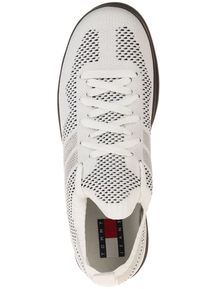 Sneakers in Creme
