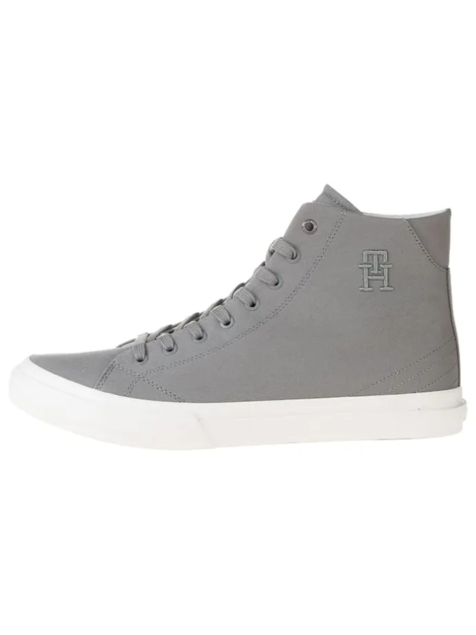Sneakers in Grau