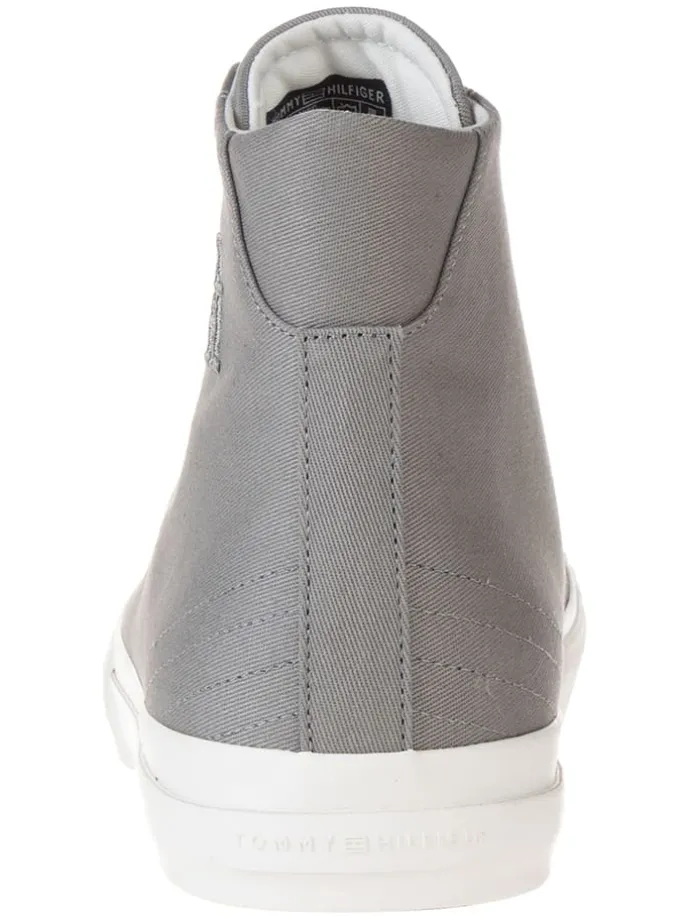 Sneakers in Grau