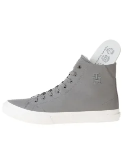 Sneakers in Grau