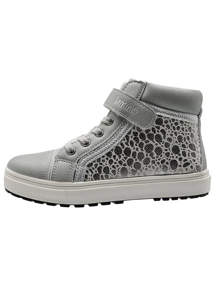 Sneakers in Grau