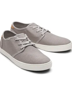 Sneakers in Grau