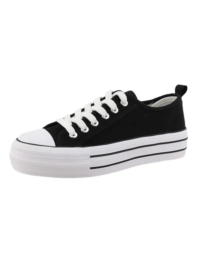 Sneakers in Schwarz