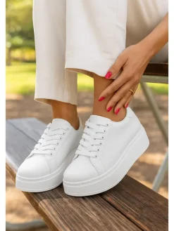 Sneakers in Weiß