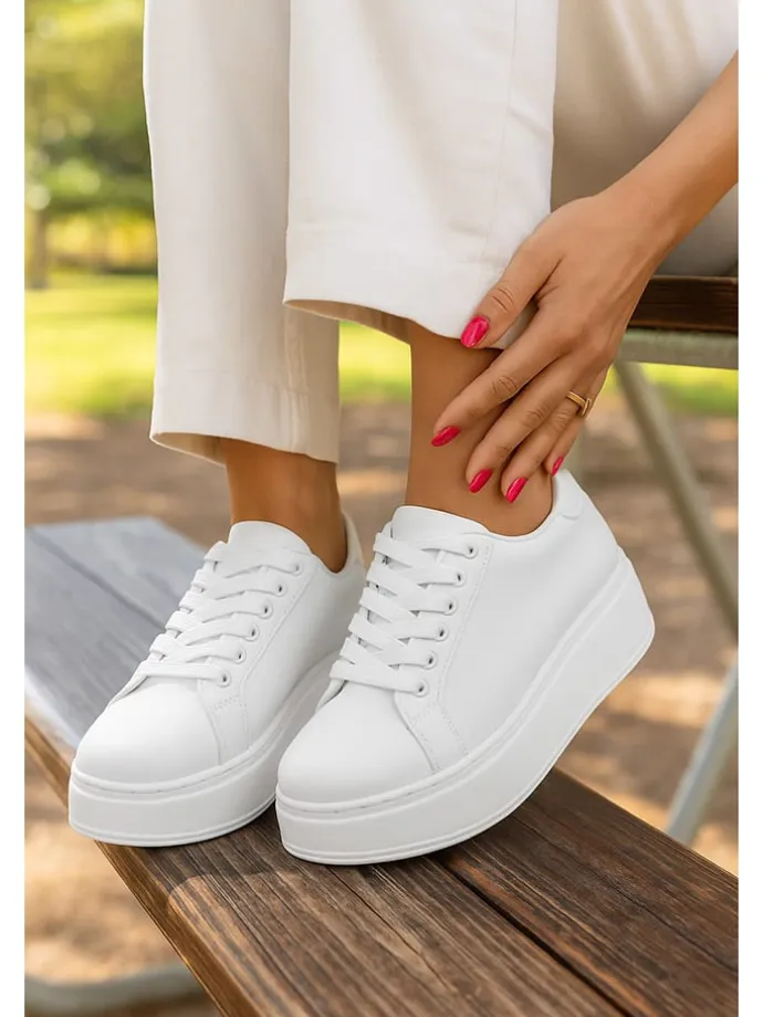 Sneakers in Weiß