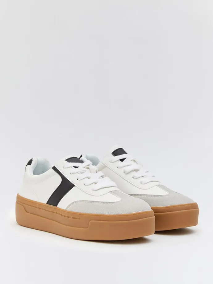 Sneakers in Weiß/ Schwarz/ Grau