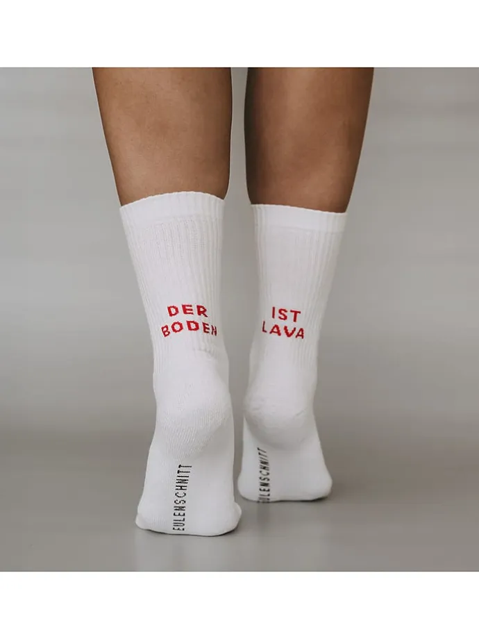 Socken "Der Boden ist Lava" in Weiß