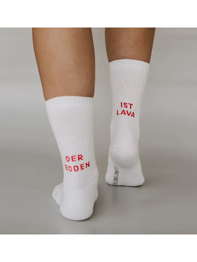 Socken "Der Boden ist Lava" in Weiß