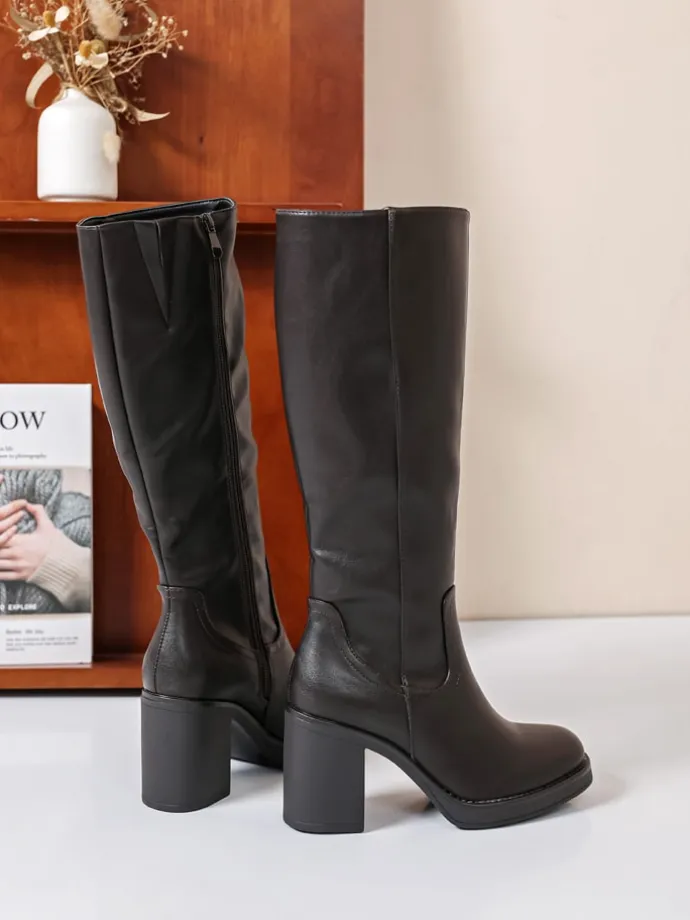 Stiefel in Schwarz