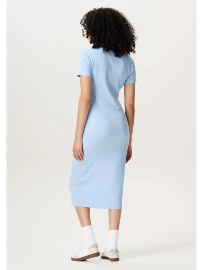 Still-Kleid Soiree in Light Sky