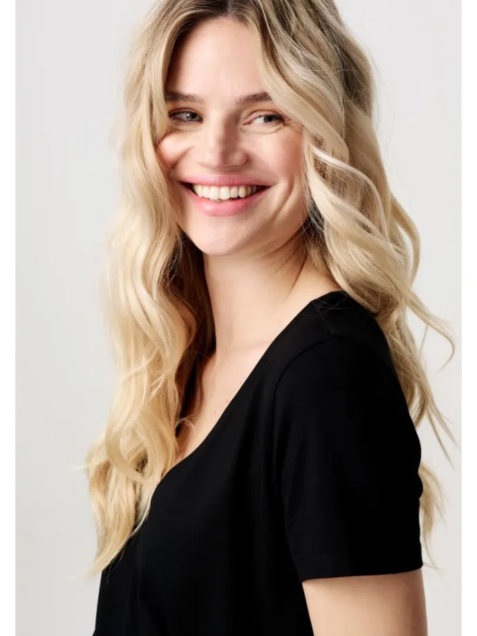 Still-Shirt Banu in Black