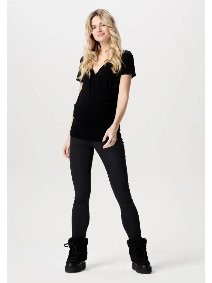 Still-Shirt Banu in Black