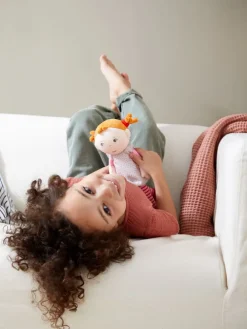 Stoffpuppe Kuschelpuppe Roya ab 6 Monaten in mehrfarbig