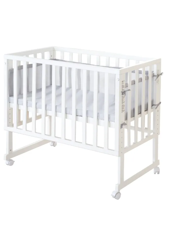 Stuben- & Beistellbett 3in1 weiß + Matratze, Mesh-Nestchen & Barriere