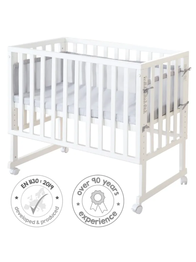 Stuben- & Beistellbett 3in1 weiß + Matratze, Mesh-Nestchen & Barriere