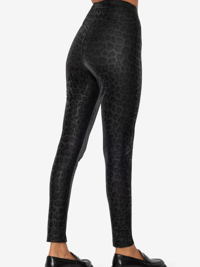 Thermo Kunstleder Leggings mit Leo Print in Schwarz